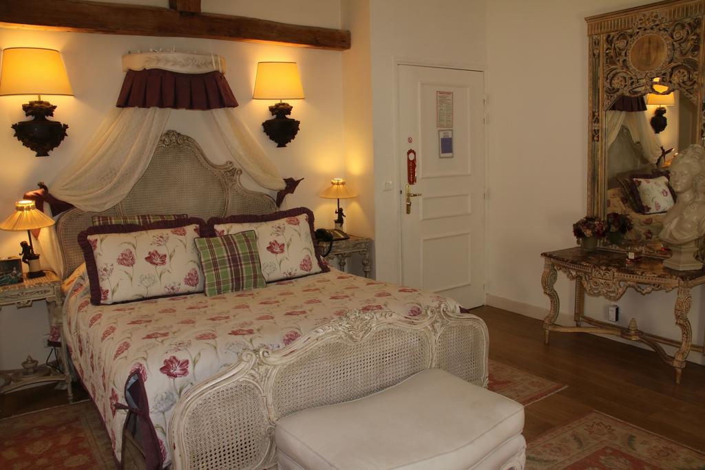 Hostellerie Du Prieure Saint-Prix  Exterior photo