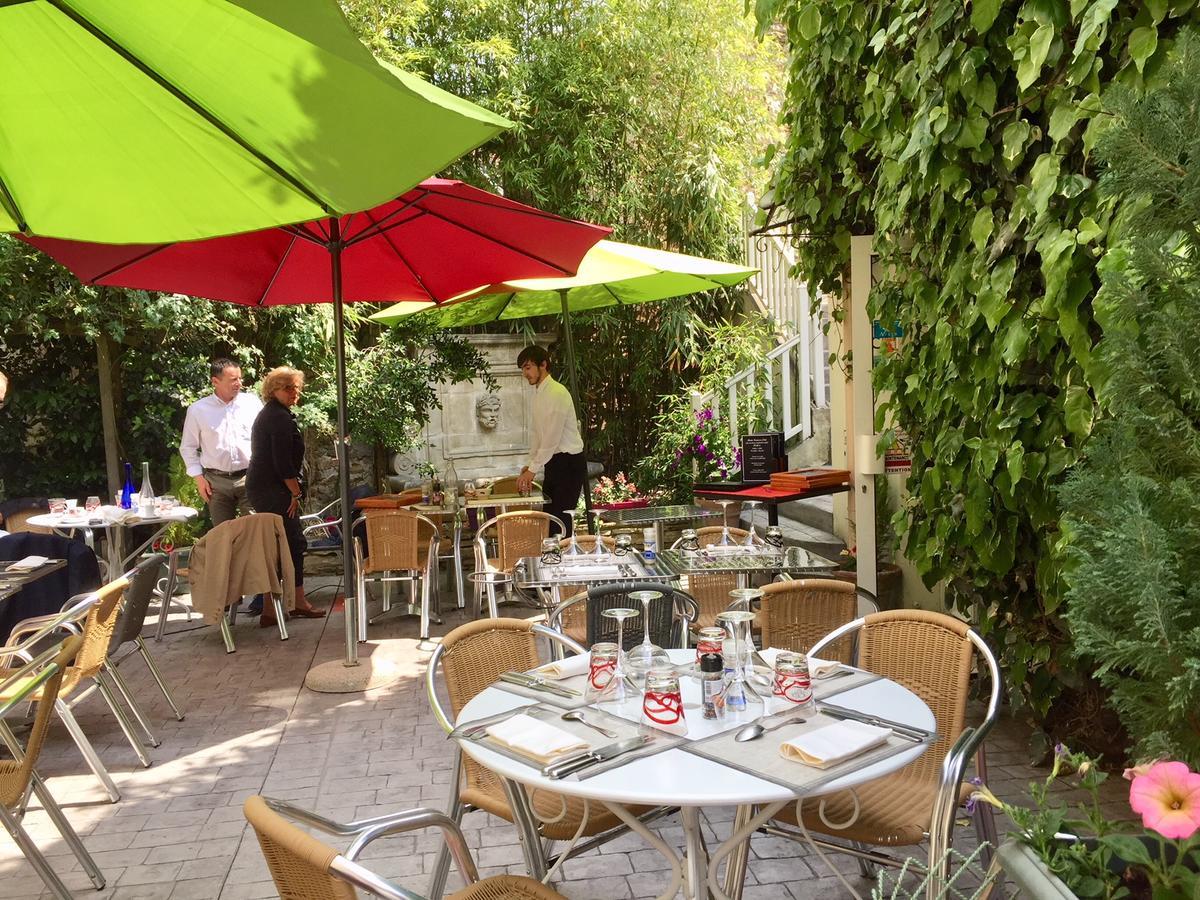 Hostellerie Du Prieure Saint-Prix  Exterior photo