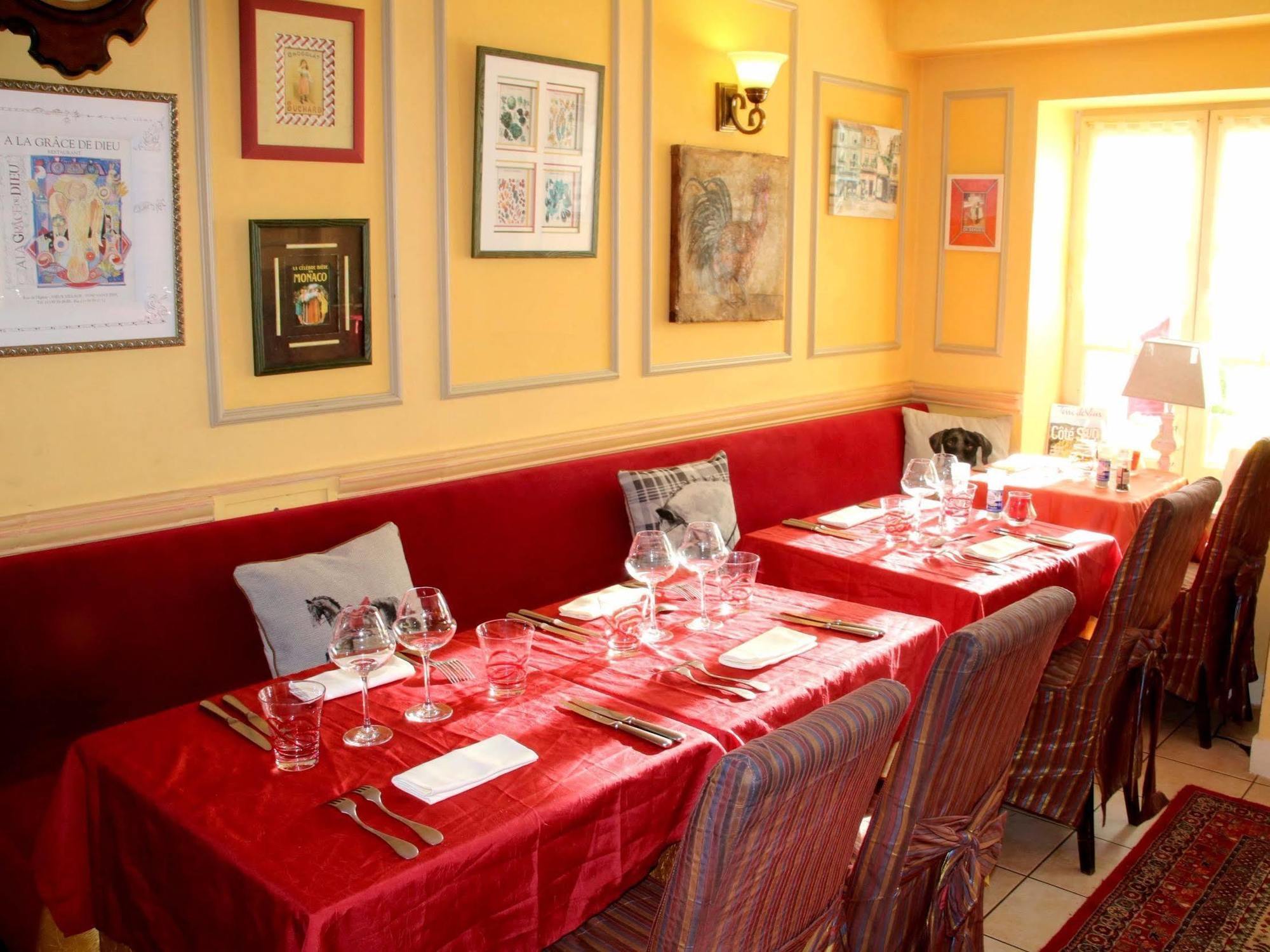 Hostellerie Du Prieure Saint-Prix  Exterior photo
